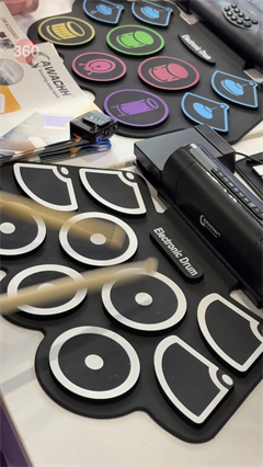 Meet the portable electric drum and rollable piano duo! Meet the portable electric drum and rollable piano duo!