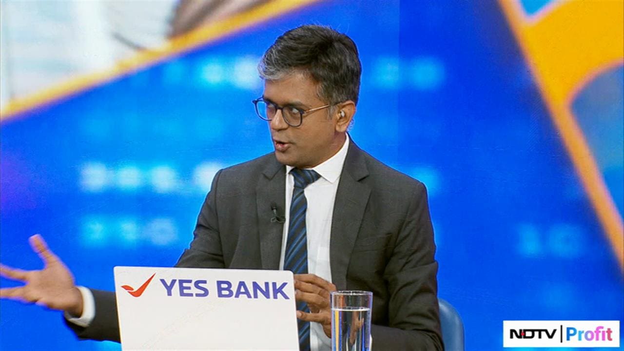 Healthcare Or Tech? Standard Chartered's Top Bet To Ride Volatility Amid Tariffs