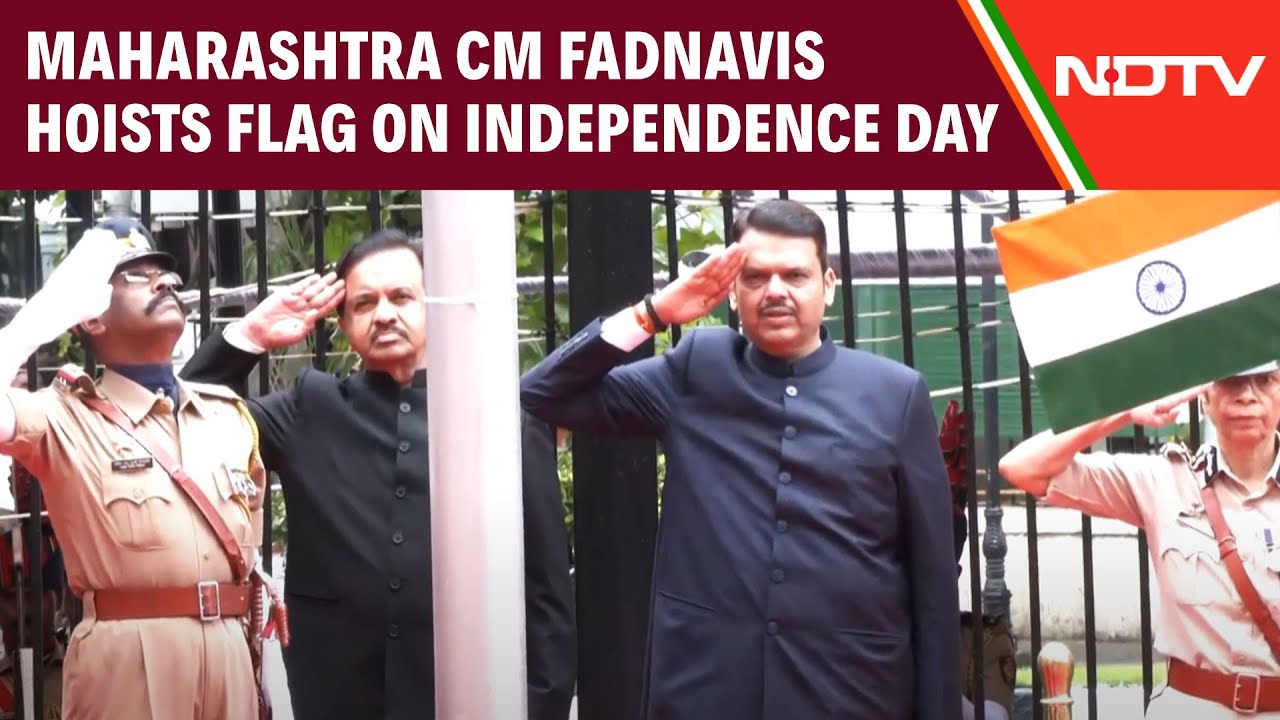 Maharashtra CM Devendra Fadnavis Participates In Flag Hoisting Ceremony On I-Day