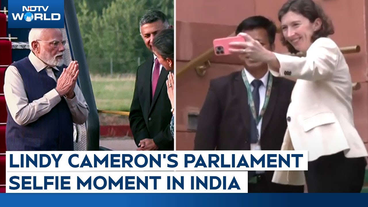 Lindy Cameron Visits Parliament, ‘Steals’ Selfie Moment
