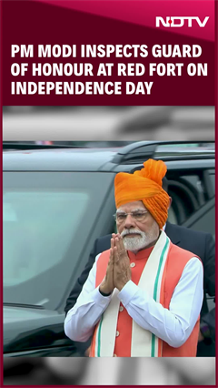 PM Modi Inspects Guard of Honour At Red Fort On Independence Day