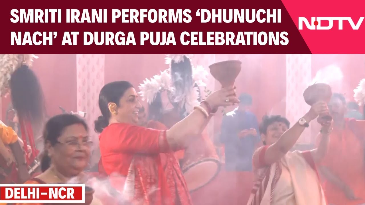 Smriti Irani Performed 'Dhunuchi Naach' Joining Druga Puja Celebrations In Delhi