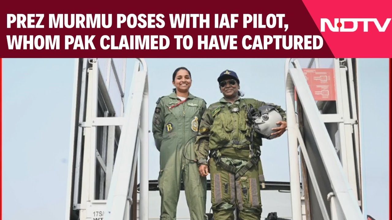 President Murmu Poses With Air Force Pilot Shivangi Singh, Whom Pak Once Claimed To Have Captured President Murmu Poses With Air Force Pilot Shivangi Singh, Whom Pak Once Claimed To Have Captured