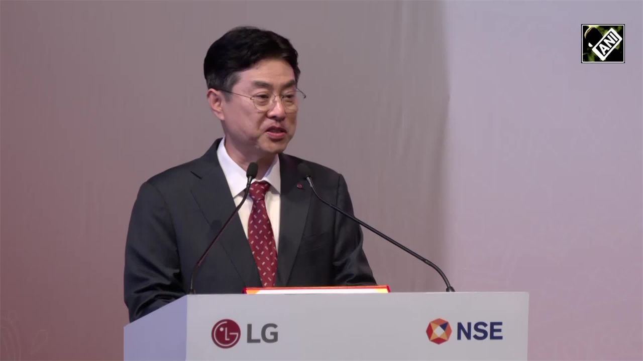 LG India MD Hong Ju Jeon Delivers Entire Speech In Fluent Hindi At NSE Listing Ceremony