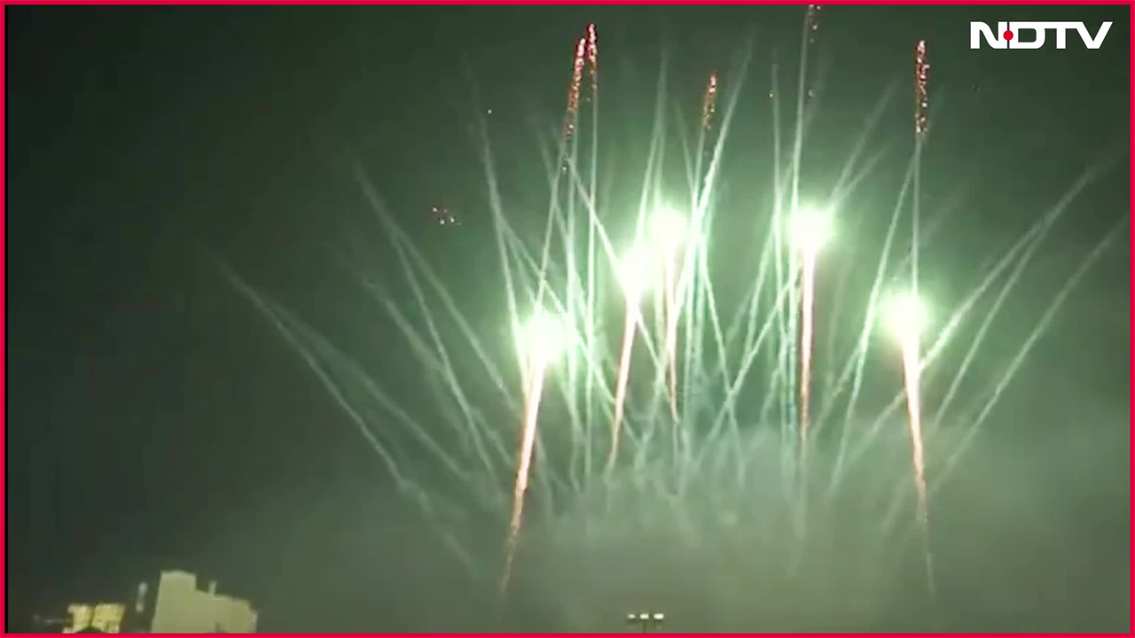 Diwali 2025 | Moradabad Sky Lights Up In Massive Fireworks Display By Municipal Corporation