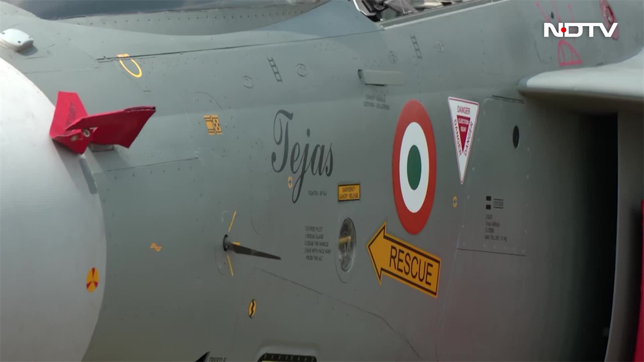 Video: Tejas Fighter Jet की 'दहाड़' है दुश्मनों का काल! जानें IAF के स्वदेशी पंखों को HAL ने कैसे दी ताकत | Top News