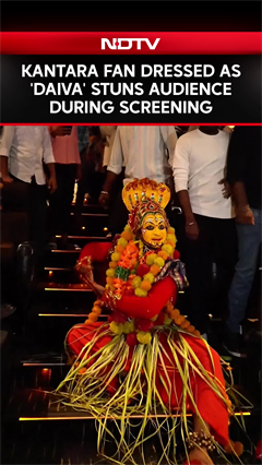 Kantara Fan Dressed As 'Daiva' Stuns Audience During Screening