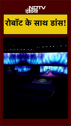 NDTV World Summit 2025 में Merritt Moore की Robot संग शानदार Performace NDTV World Summit 2025 में Merritt Moore की Robot संग शानदार Performace