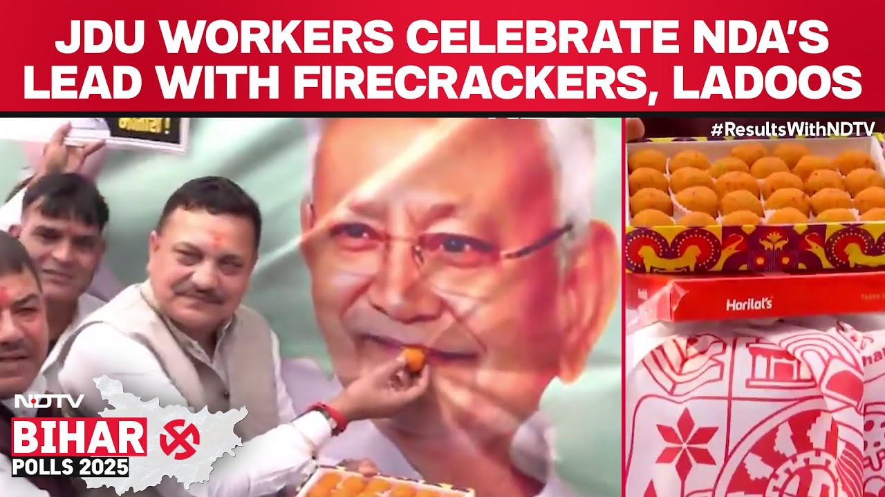 NDA Seats In Bihar | Nitish Kumar's Supporters Celebrate NDA's Lead Outside Patna JDU Office