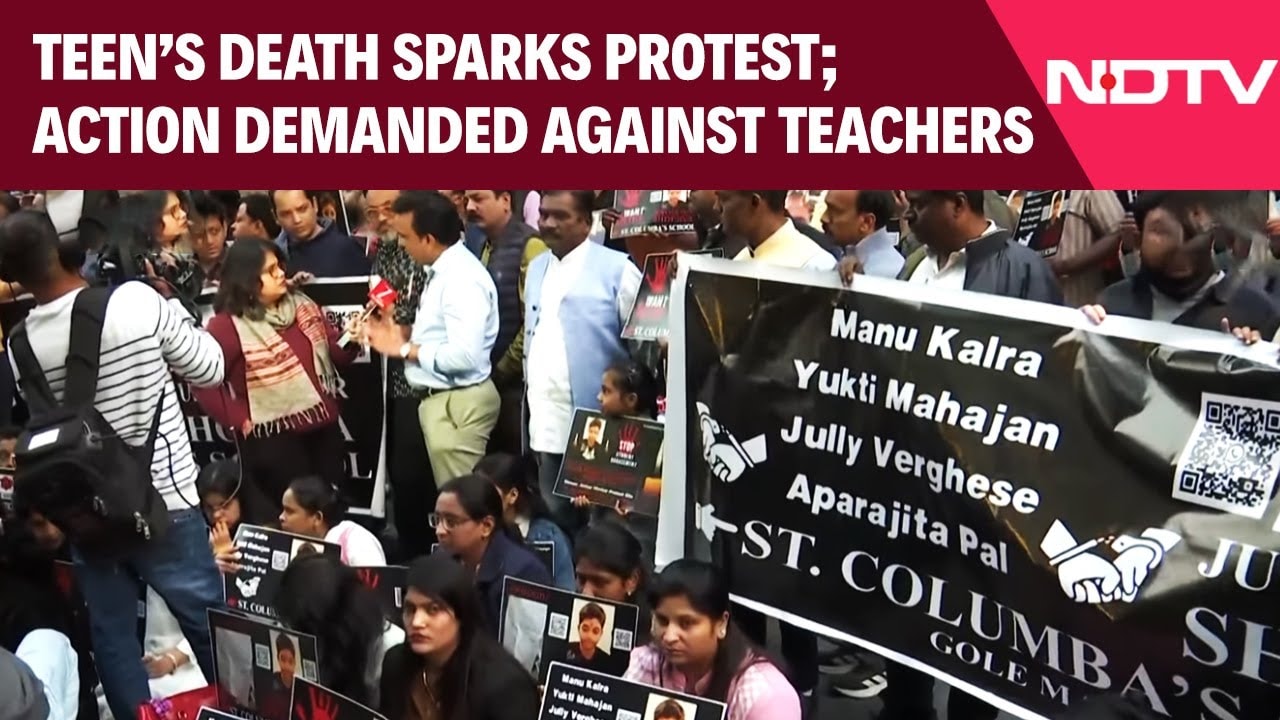 Delhi Suicide Case | People Protest To Demand Action Against Teachers In Teen's Alleged Suicide Case