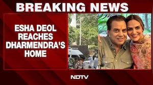 Dharmendra News | Ambulance Outside Dharmendra's Mumbai Home, Daughter Esha Deol Visits Actor