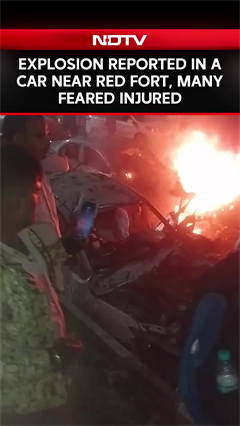 Delhi Red Fort Blast | Explosion Reported In A Car Near Red Fort, Many Feared Injured