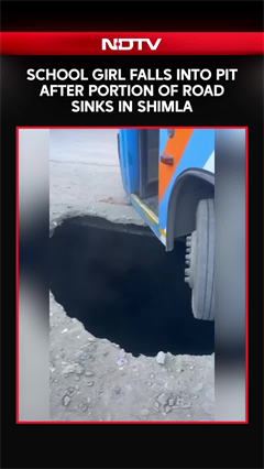 Shimla News | School Girl Falls Into Pit After Portion Of Road Sinks In Shimla's Bhattakufar Area