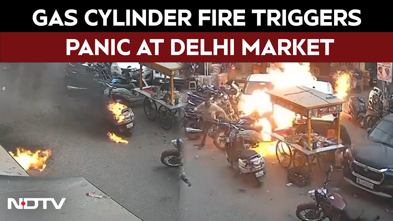 Delhi News | Gas Cylinder Fire Triggers Panic At Delhi Market, Shopkeepers Prevent Disaster