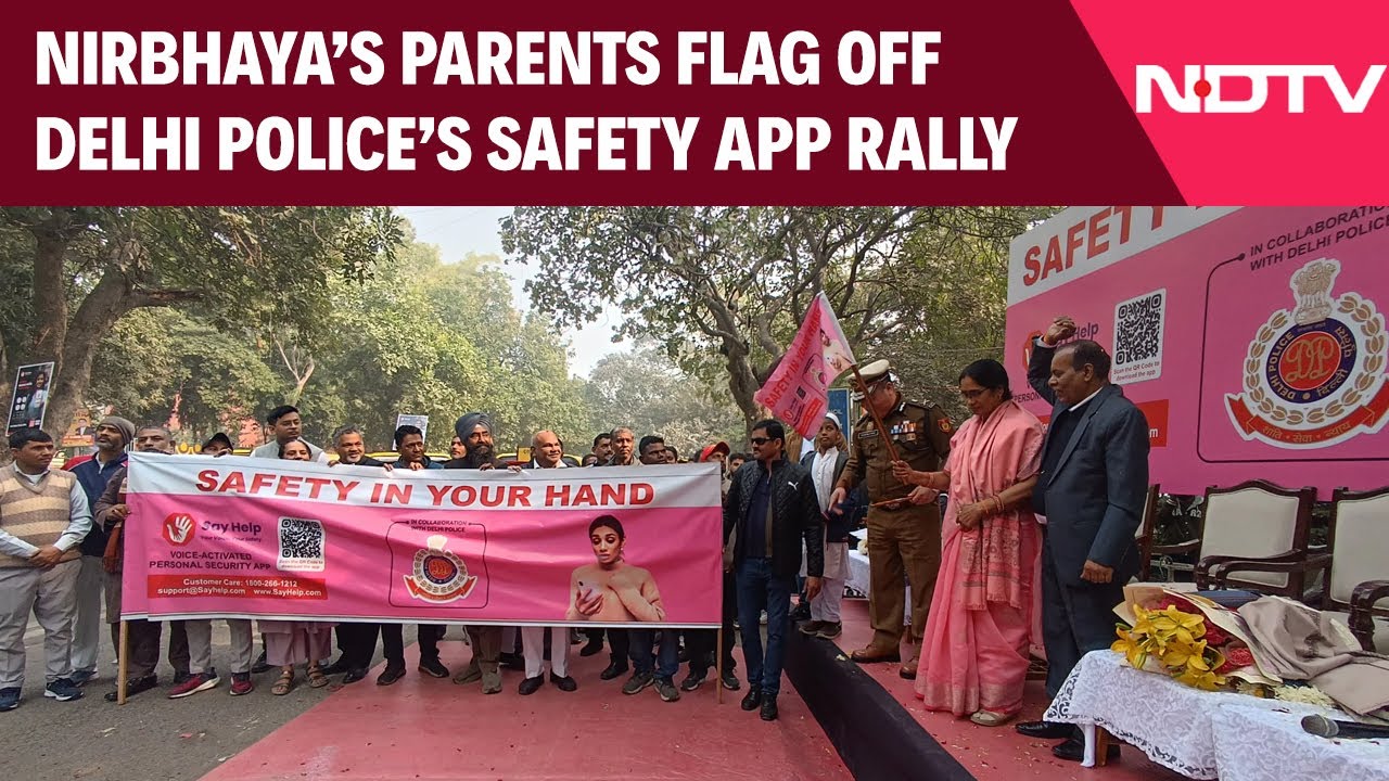 Delhi News | Nirbhaya's Parents Flag Off Auto Rally Promoting Delhi Police-Backed Women's Safety App