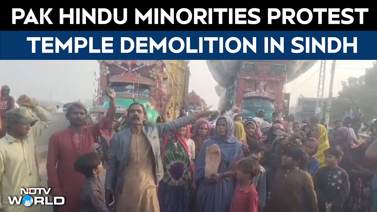 Pakistan News | Hindu Minority Protests Temple Demolition in Sindh | Women, Children on Streets