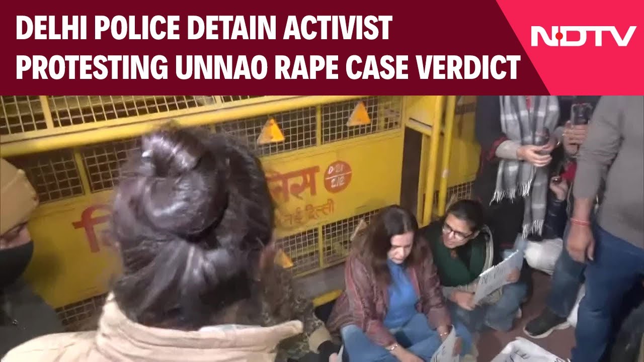 Unnao Rape Case | Delhi Police Detain Activist Yogita Bhayana Protesting Unnao Rape Case Verdict