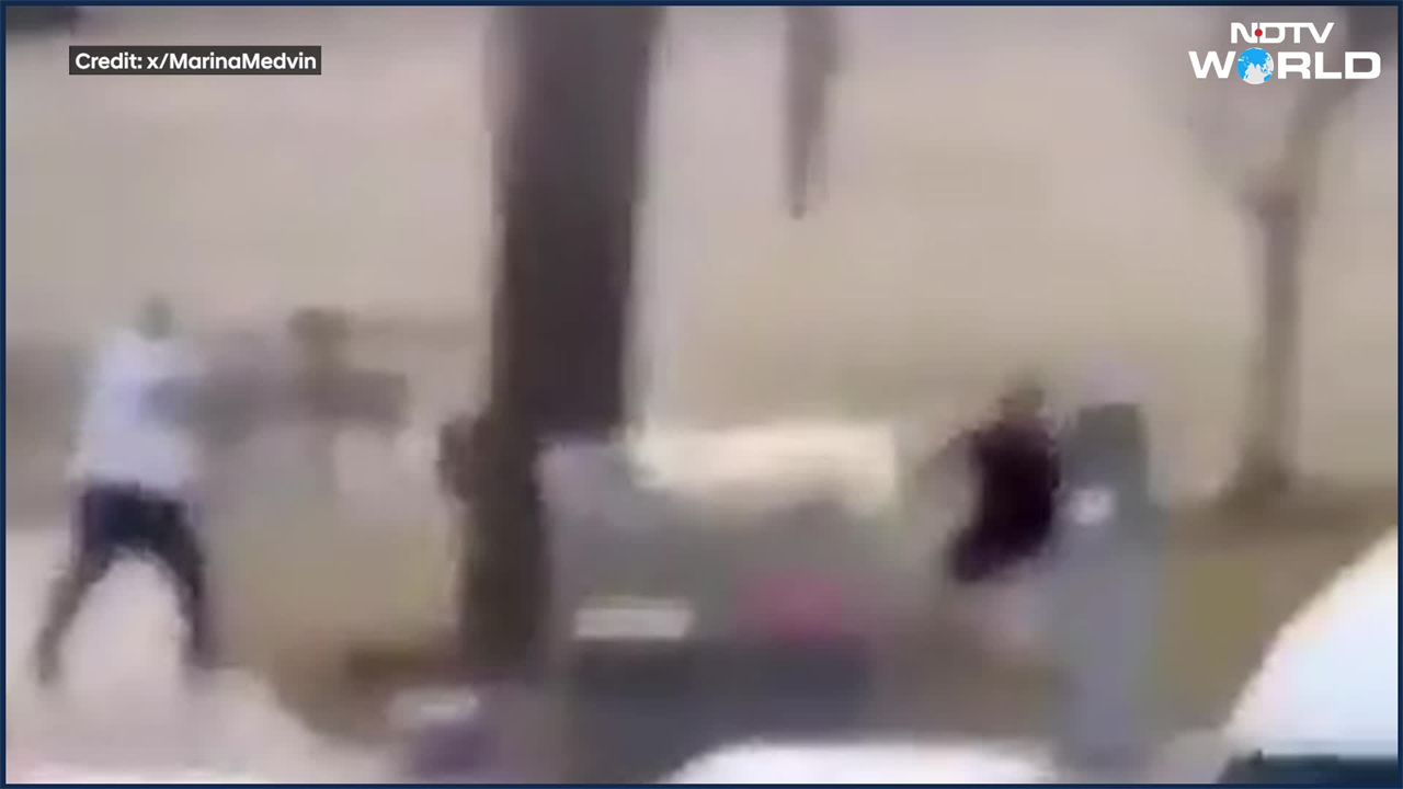 Man Fights Bondi Beach Shooter, Saves Lives | Australia News Today | Sydney Shootout