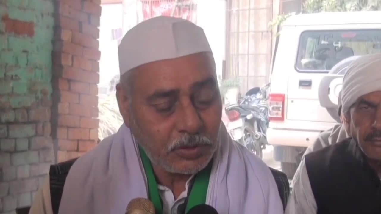 भारत में यहां लड़कों के हाफ पैंट पहनने और स्मार्टफोन रखने पर पाबंदी क्यों लगी