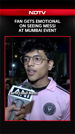 Messi In India | Fan Gets Emotional On Seeing Messi At Mumbai Event