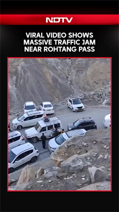 Viral Video Shows Massive Traffic Jam Near Rohtang Pass