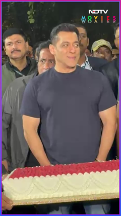 Salman Khan Celebrates 60th Birthday, Cuts Cake with Photographers