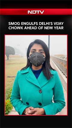 Thick Layer Of Smog Covers Delhi's Vijay Chowk As Republic Day Parade Rehearsals Are Underway