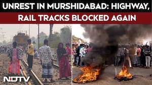 Murshidabad News Today | Fresh Unrest in Murshidabad: NH-12 Blocked Again, Rail Services Hit