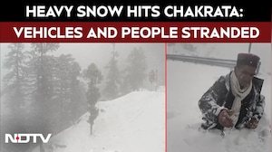 Heavy Snow Hits Chakrata: Vehicles Stranded, Police Rescue People Trapped in Waist-Deep Snow