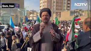 खामेनेई के समर्थन में रैलियां, अमेरिका मुर्दाबाद के नारे, ईरान गए भारतीय ने वहां क्या देखा?