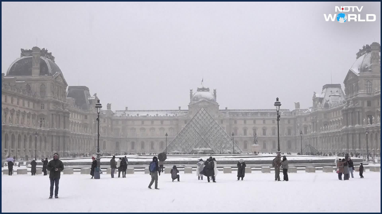 Paris News Today | Winter Wonderland In The Capital As Parisians Wake Up To A Snow Coat