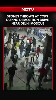 Stones Thrown At Cops During Demolition Drive Near Delhi Mosque, 5 Injured