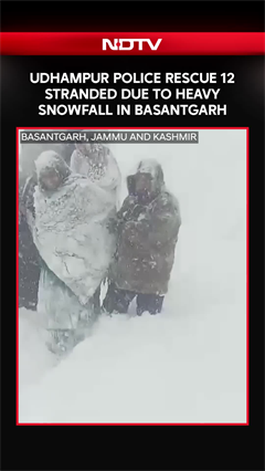 Jammu Kashmir | Udhampur Police Rescue 12 Stranded Due To Heavy Snowfall In Basantgarh Area