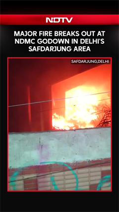 Delhi News | Massive Fire Outbreak At NDMC Godown In Delhi's Safdarjung Area