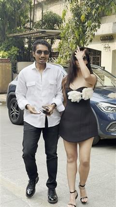 Rose Sardana and Jessey Lever Spotted in the City: Watch