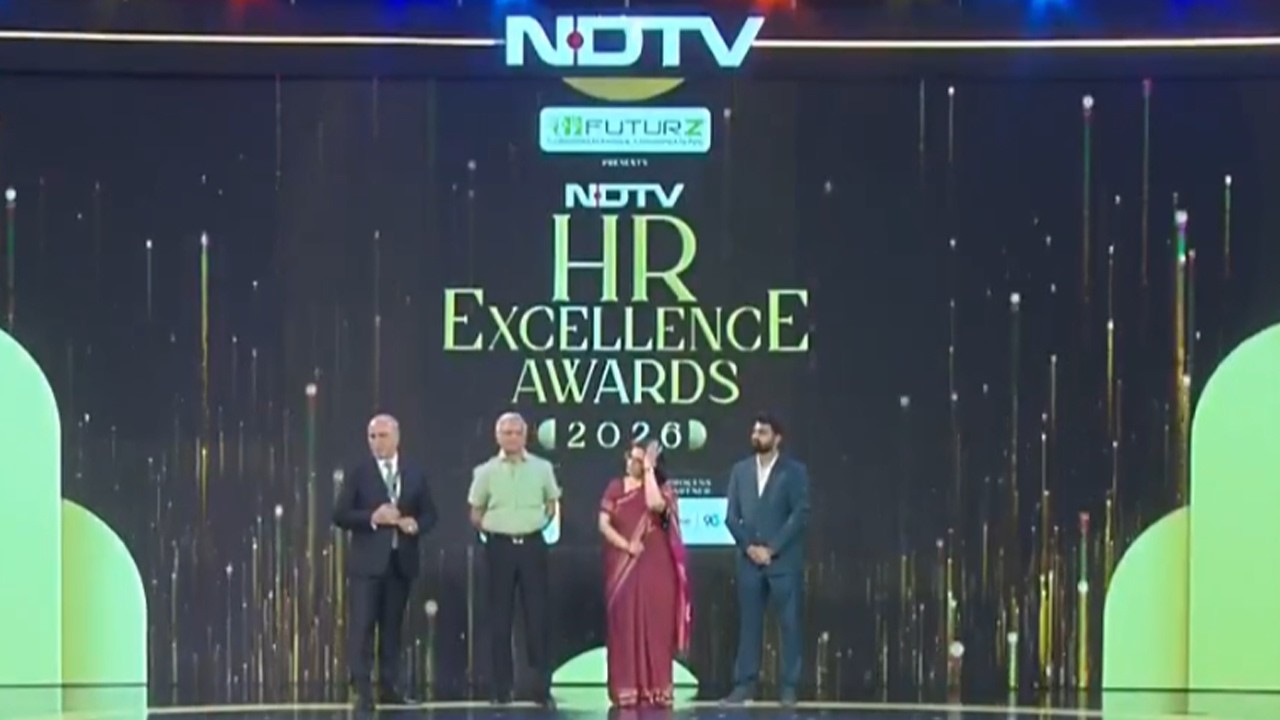NDTV HR Excellence Awards | IAS Vandana Gurnani Delivers Keynot & Felicitates Winners