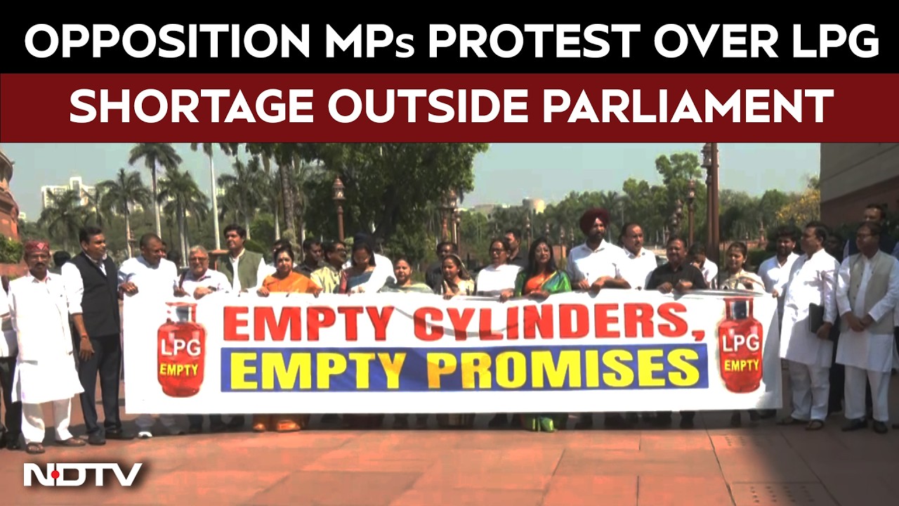 Opposition MPs Protest Over LPG Supply Issue In Parliament Premises