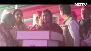 मुझे हिंदू-मुस्लिम ने... इकरा हसन का ये VIDEO क्यों हो रहा वायरल