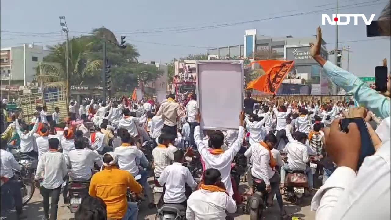 जय श्री राम का नारा और भगवा ध्वज... महाराष्ट्र के बीड में रामनवमी की शोभायात्रा