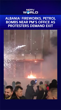 Albania: Fireworks, Petrol Bombs Near PM&rsquo;s Office As Protesters Demand Exit