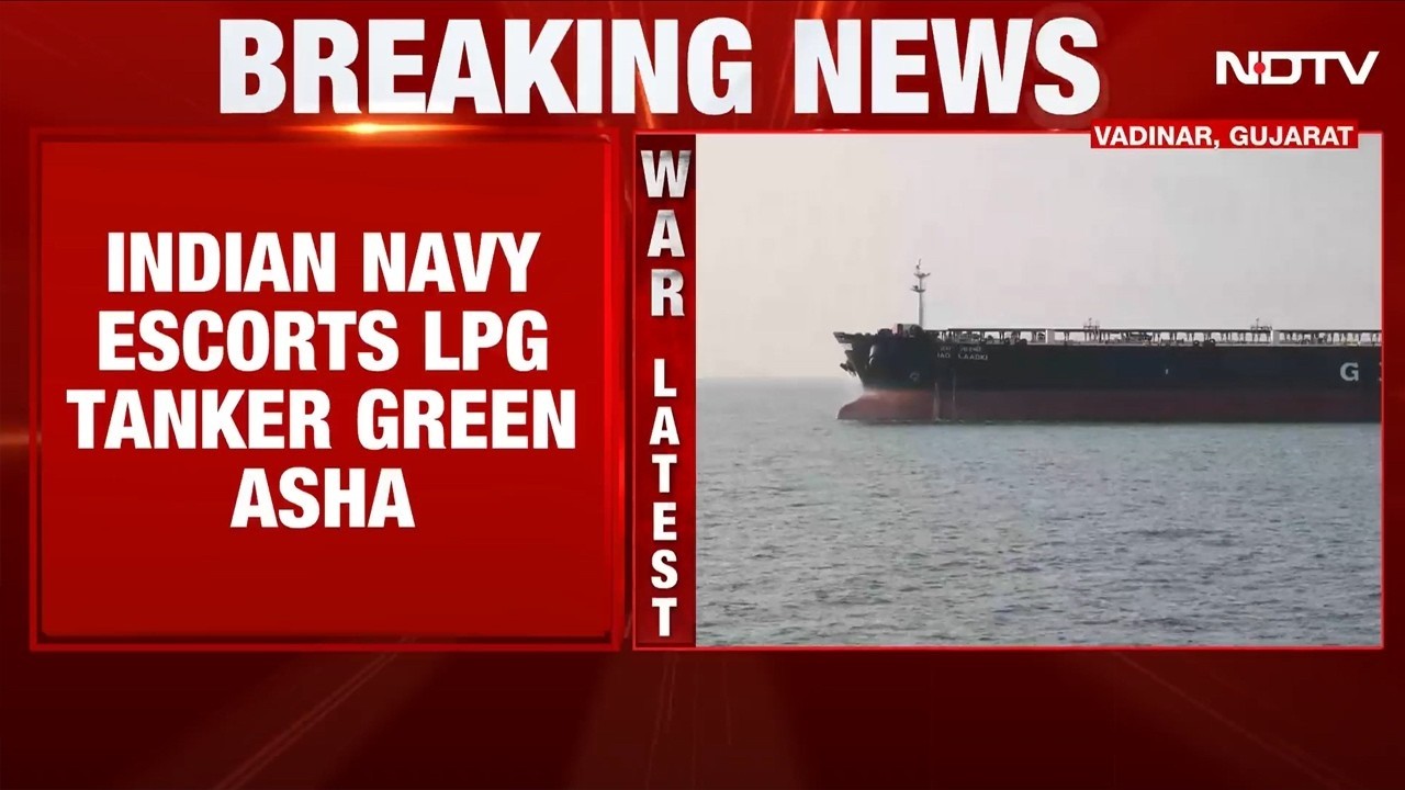 Strait Of Hormuz New | Indian Navy Escorts LPG Tanker 'Green Aasha' Through Strait Of Hormuz