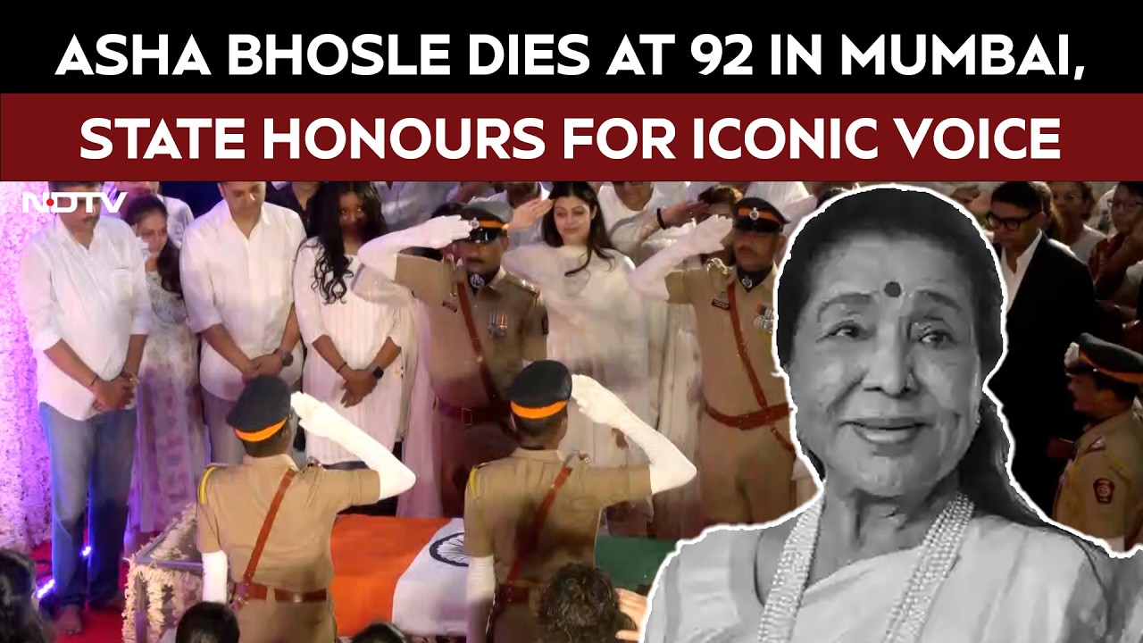 Legendary Singer Asha Bhosle Passes Away at 92, Nation Mourns