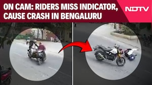 Karnataka News | Indicator Miss Triggers Bike Crash In Bengaluru; Riders Escape With Minor Injuries