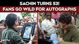 Sachin Tendulkar Birthday: 'God of cricket' Celebrate With Fans, Signs Autographs