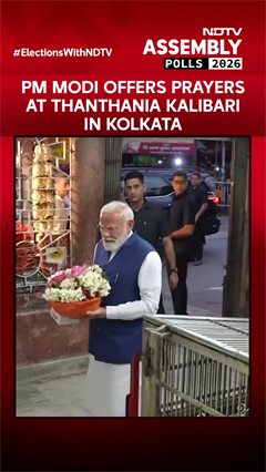 PM Modi Offers Prayers At Thanthania Kalibari In Kolkata Ahead Of Phase 2 Polls