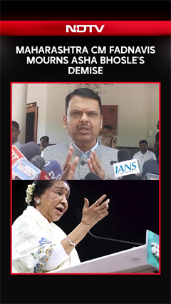Maharashtra CM Devendra Fadnavis Pays Tribute to Singer Asha Bhosle