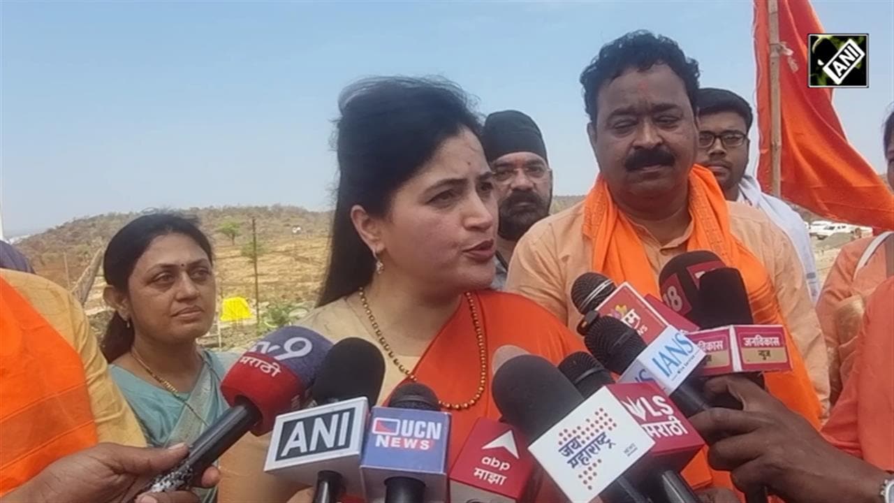 bengal chunav: हुमायूं कबीर की 7 पुश्तें भी... बुर्के वाली CM पर ये क्या बोल गईं नवनीत राणा