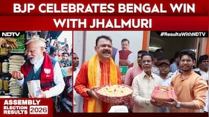 West Bengal Election Results | BJP Workers Celebrate Bengal Win By Distributing Jhalmuri In Kolkata