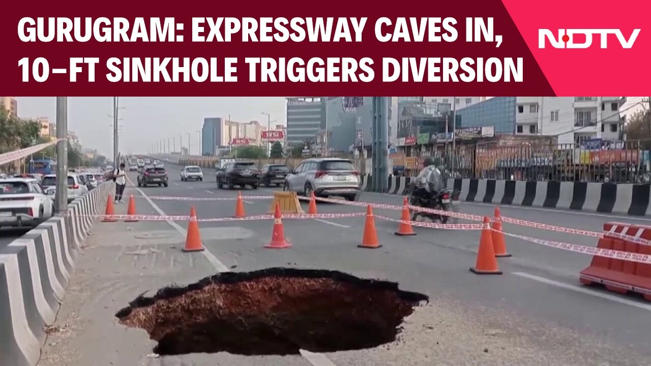 Gurugram: Portion of Sohna Expressway Caves In Near Subhash Chowk, 10-Ft Sinkhole Triggers Diversion