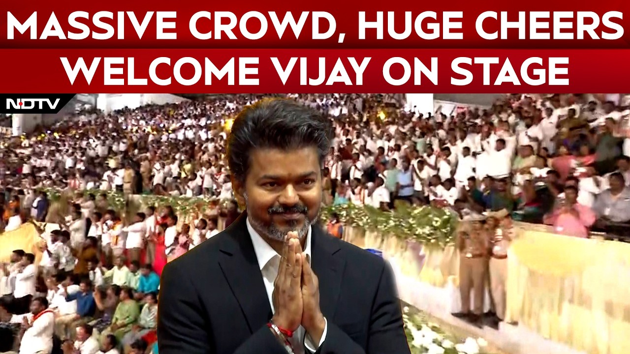 Massive Crowd, Deafening Cheers Welcome Vijay On Stage